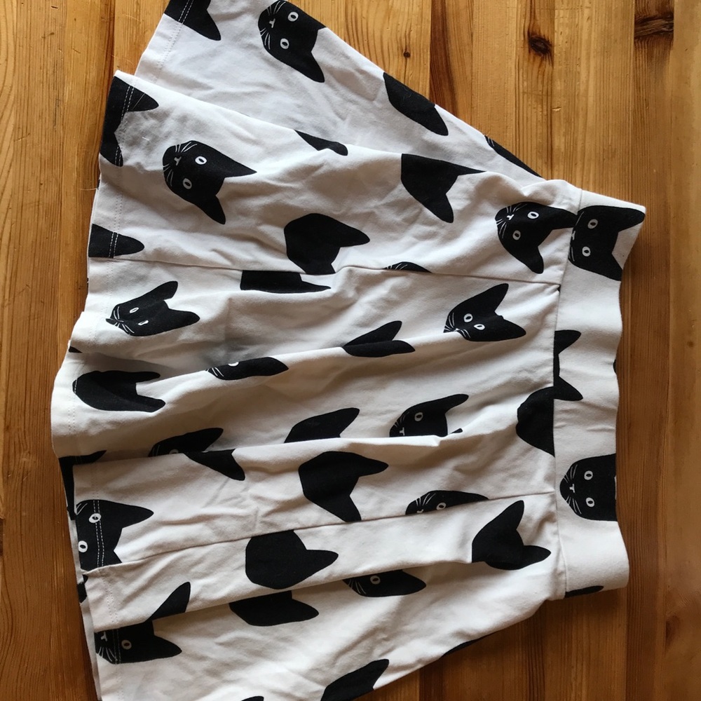 Black and White Cat Skirt - Picture 2 of 4
